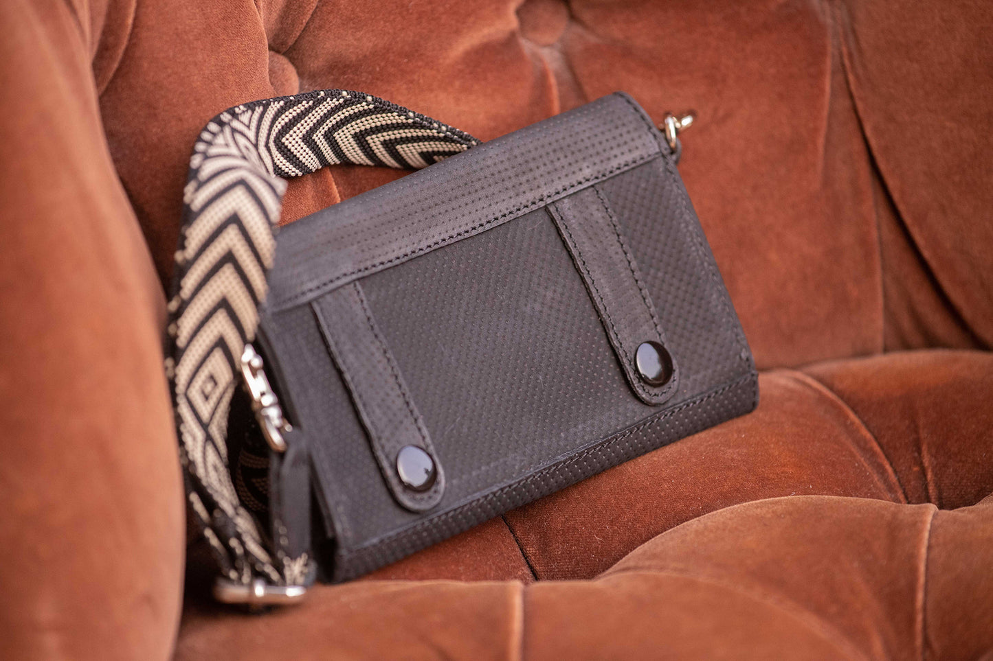 New phone pocket "cuir perforé"